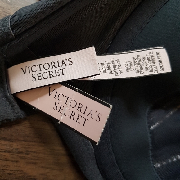 Victoria's Secret Metallic Silver Bra - Picture 8 of 11